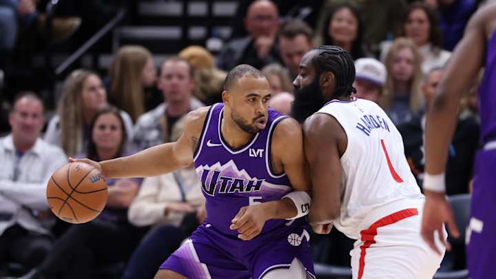 Surging Clippers Cruise Past Jazz in SLC, 117-103