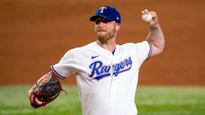 Royals Sign Pitcher Who Has Won Three Straight World Series Titles