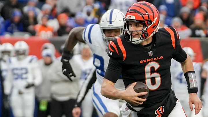 Browning Survives Cramping Thumb to Win Second NFL Start