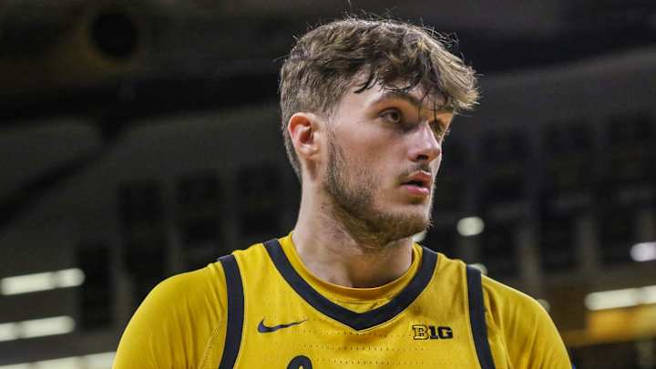 Hawkeyes Hammer Florida A&M