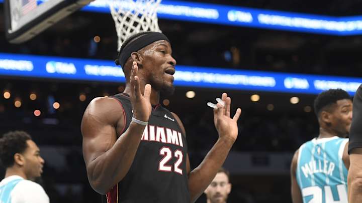 Watch Heat vs. Hornets Play Of The Night: Kyle Lowry Delivers Half Court Pass To Jimmy Butler