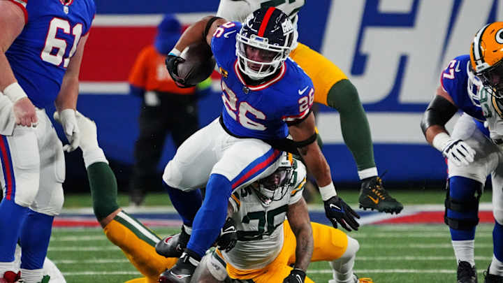 Giants 24, Packers 22: DeVito's Legend Continues to Grow Giants 24, Packers 22: DeVito's Legend Continues to Grow