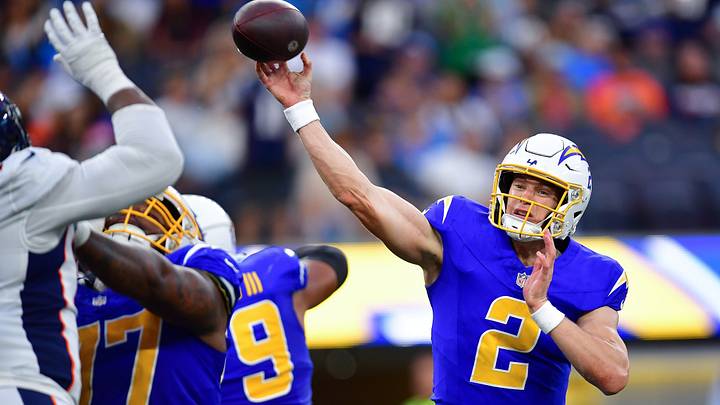 Raiders Might Face New-Looked QB on Thursday Raiders Might Face New-Looked QB on Thursday