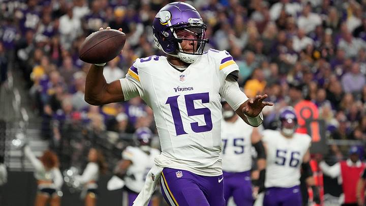 Vikings Make QB Change, Bench Joshua Dobbs in Favor of Nick Mullens