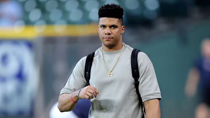 Juan Soto Unveiled First Look in Yankees Hat While Discussing Contract Extension Juan Soto Unveiled First Look in Yankees Hat While Discussing Contract Extension