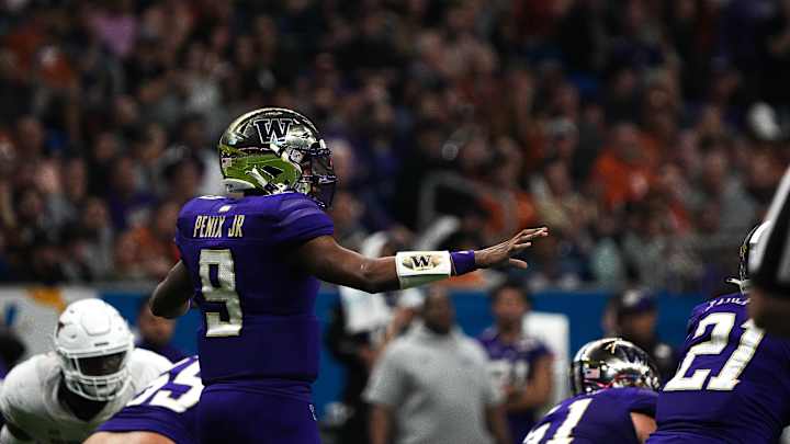 Looking Back At Texas Longhorns Loss To Washington Huskies in 2022 Alamo Bowl: What’s Different?