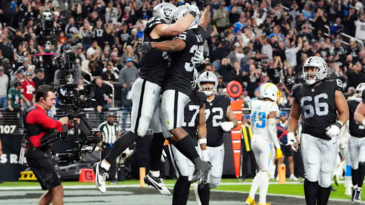 Raiders Beating Chargers So Badly at Halftime You Have to Go Back Three Moves to Find a Comp