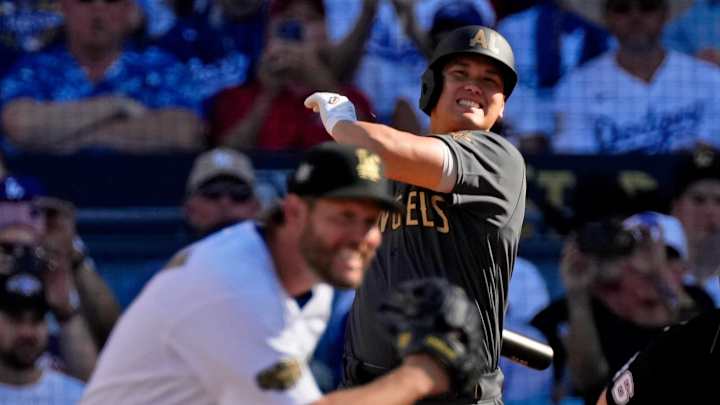 Clayton Kershaw Reacts to Shohei Ohtani's Contract With Dodgers Clayton Kershaw Reacts to Shohei Ohtani's Contract With Dodgers