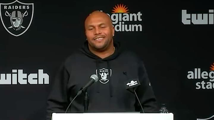 Raiders’ Rout of Chargers Evoked Antonio Pierce Coaching HS Team to 99 Points Raiders’ Rout of Chargers Evoked Antonio Pierce Coaching HS Team to 99 Points