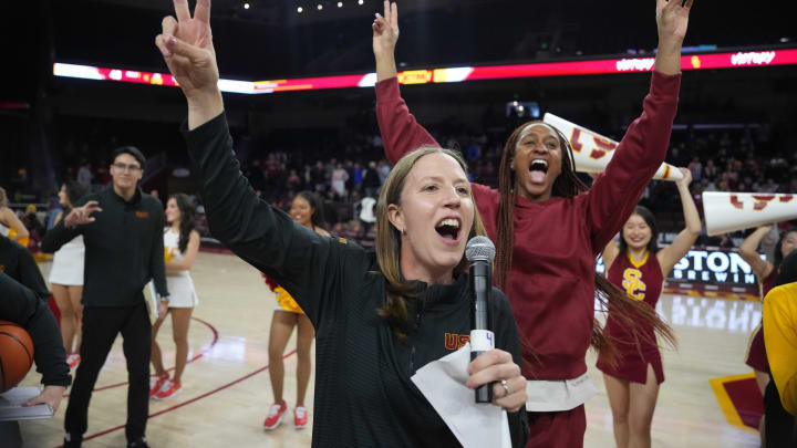 USC Women's Basketball: Watch Coach Gottlieb Give Impassioned Speech About Kobe Bryant's Legacy