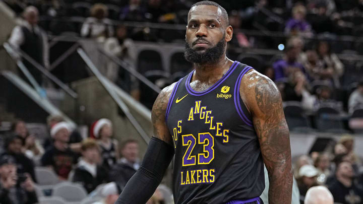 Photo of LeBron James Moonshot Over Victor Wembanyama Is Instantly Iconic