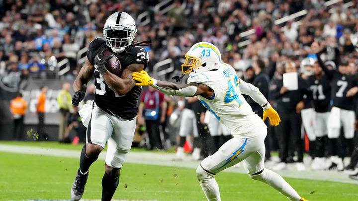 Raiders RB Room Stepped Up Without Josh Jacobs Raiders RB Room Stepped Up Without Josh Jacobs