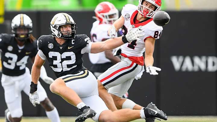 Former Vanderbilt LB Barr Makes It Official He's UW-Bound