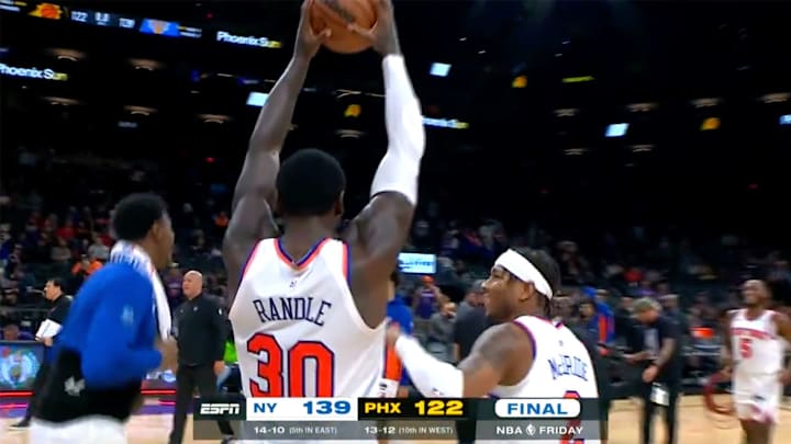 Julius Randle Subtly Poked Fun at Giannis by Securing Jalen Brunson’s Game Ball Julius Randle Subtly Poked Fun at Giannis by Securing Jalen Brunson’s Game Ball