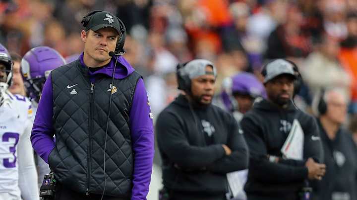 Vikings’ Kevin O’Connell Explains Back-to-Back Tush Push Fails in Overtime Loss to Bengals Vikings’ Kevin O’Connell Explains Back-to-Back Tush Push Fails in Overtime Loss to Bengals