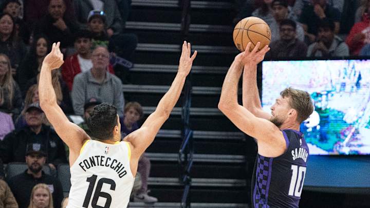 Jazz Suffer From Defensive Breakdown in 125-104 Loss vs. Kings Jazz Suffer From Defensive Breakdown in 125-104 Loss vs. Kings