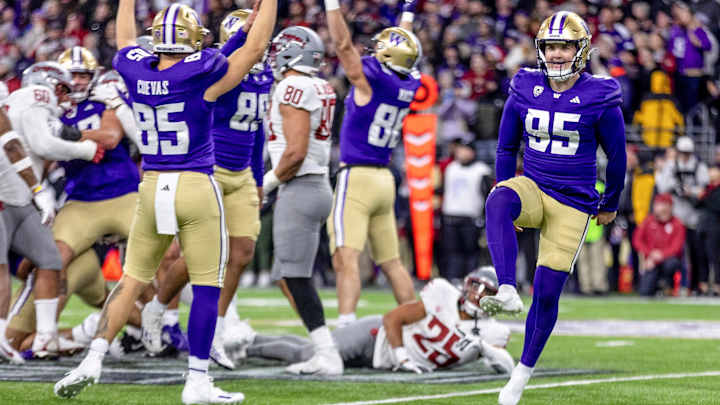 Top 10 Most Compelling Husky Plays of the Season: No. 7 Top 10 Most Compelling Husky Plays of the Season: No. 7