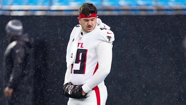 Falcons Re-Sign Long Snapper Liam McCullough in Free Agency Falcons Re-Sign Long Snapper Liam McCullough in Free Agency
