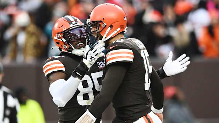 Fantasy Corner: Who To Start and Who to Sit in Browns vs Texans