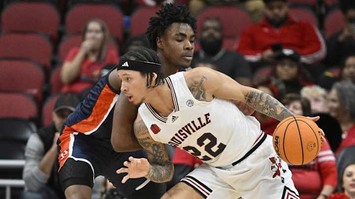 Louisville Blows Out Pepperdine to Snap Three-Game Losing Streak