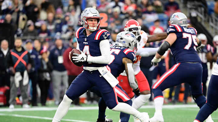 New England Patriots-Kansas City Chiefs Notebook: Miscues, Misreads, Mahomes