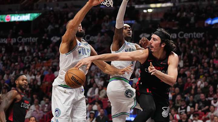 Wolves overcome slow start, rally to narrow win over Heat