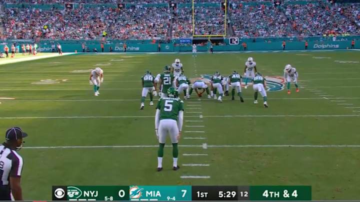 CBS’s Tony Romo Deftly Predicted Jets’ Ill-Fated Fake Punt CBS’s Tony Romo Deftly Predicted Jets’ Ill-Fated Fake Punt