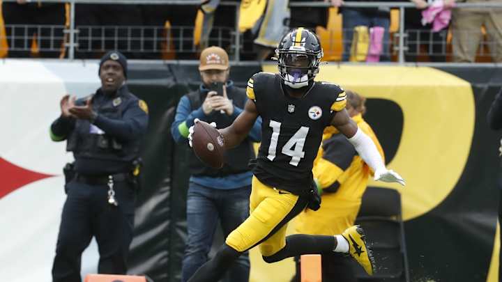 Steelers' Mike Tomlin Admits George Pickens Maturity Issues Steelers' Mike Tomlin Admits George Pickens Maturity Issues