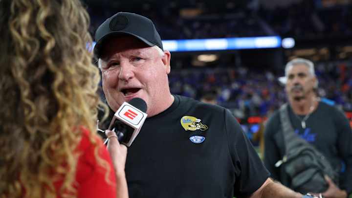 UCLA Football: Bill Plaschke Applauds Chip Kelly's Work In Comeback LA Bowl Win