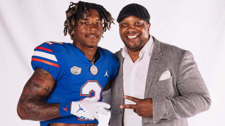 RB Kahnen Daniels Signs With Florida RB Kahnen Daniels Signs With Florida