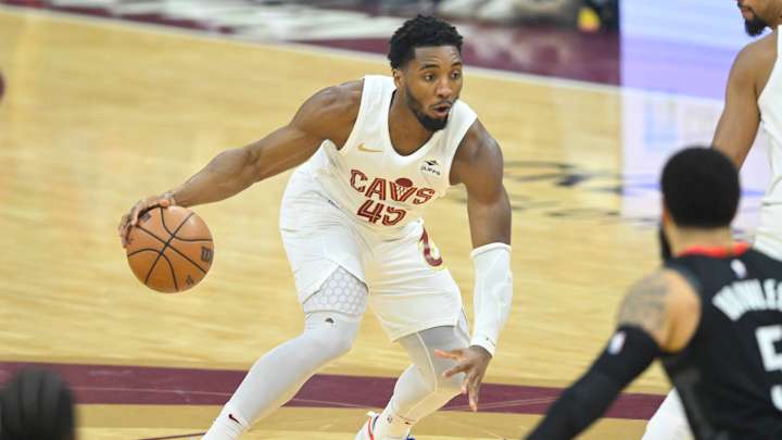 Despite Trade Buzz, Donovan Mitchell's Actions Show Cavs He's A Leader Despite Trade Buzz, Donovan Mitchell's Actions Show Cavs He's A Leader