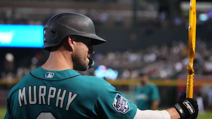 Former Seattle Mariners, Colorado Rockies Backstop Signs with NL Contender