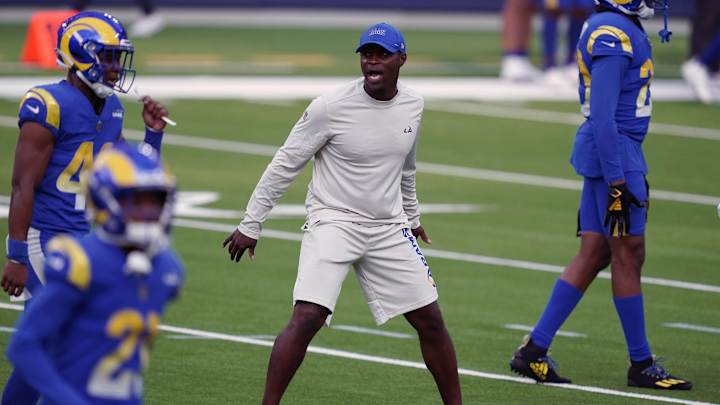 Barry’s Potential Replacement Could Be on Panthers’ Sideline Sunday