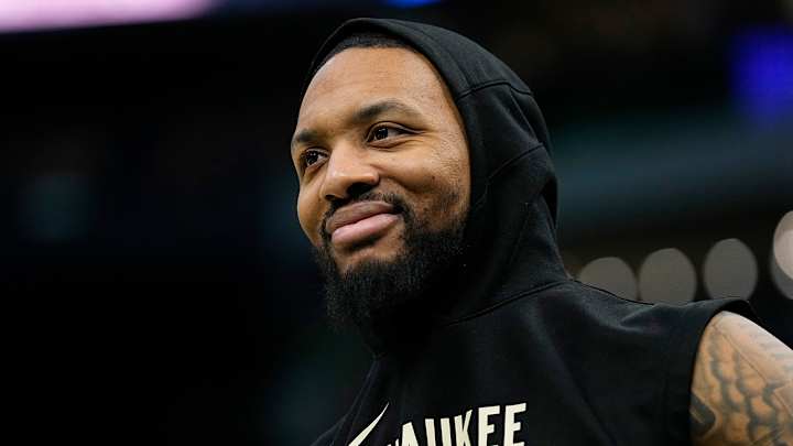 Damian Lillard Explodes for 19 Points in First Quarter vs. Spurs, Makes History in the Process