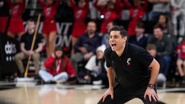 Cincinnati Bearcats Moderate Favorites Over Kansas State at Fifth Third Arena Cincinnati Bearcats Moderate Favorites Over Kansas State at Fifth Third Arena