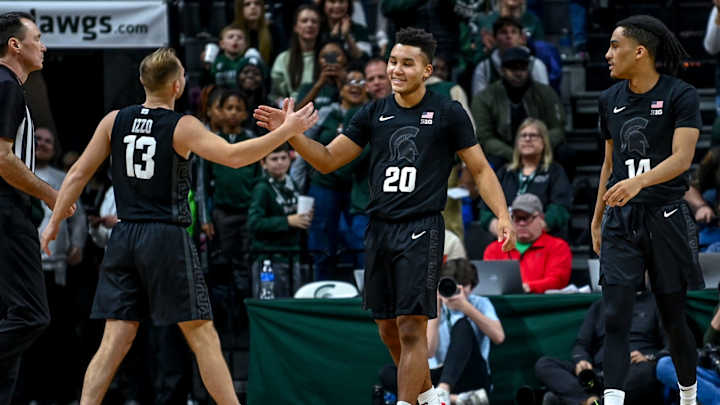 VIDEO: Nick Sanders, son of Barry, hits a 3 for first career points at Michigan State