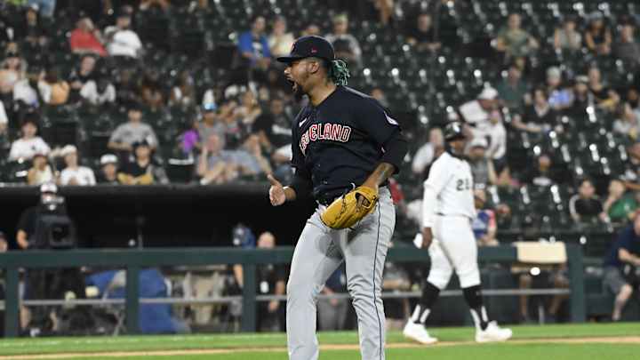 Dodgers Linked to All-Star Closer on Trade Market Even After Spending $1 Billion in Free Agency