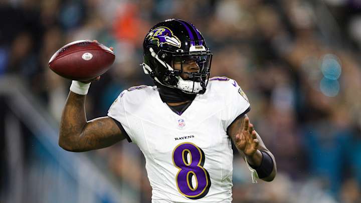 Odd Lamar Jackson Practice Throw Has Fans Theorizing Secret Ravens Trick Play
