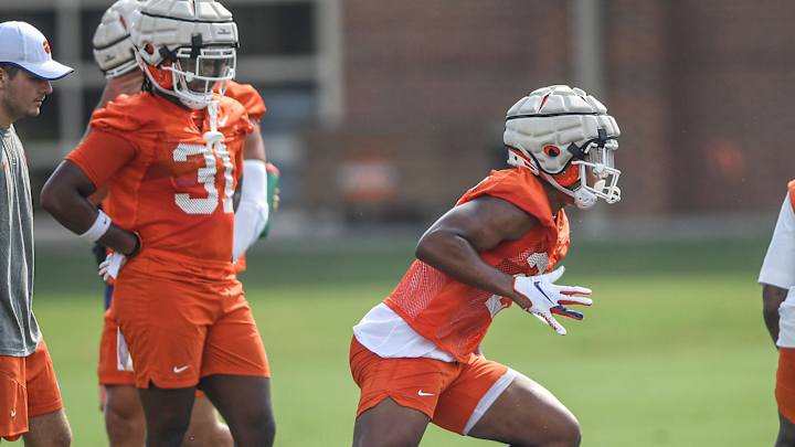 Lane Kiffin: Ole Miss Rebels LB TJ Dudley Will Play In Peach Bowl