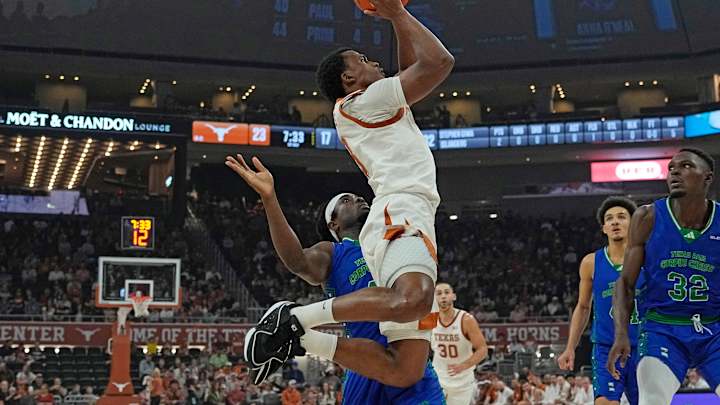 Texas Slides Past Texas A&M-Corpus Christi, Wins Third Straight