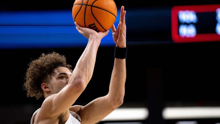 Three Man Weave: Cincinnati Weathers Stetson Storm For 83-75 Win