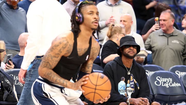 Ja Morant’s Father Says Grizzlies PG Hasn’t Altered Circle of Friends Despite Suspension