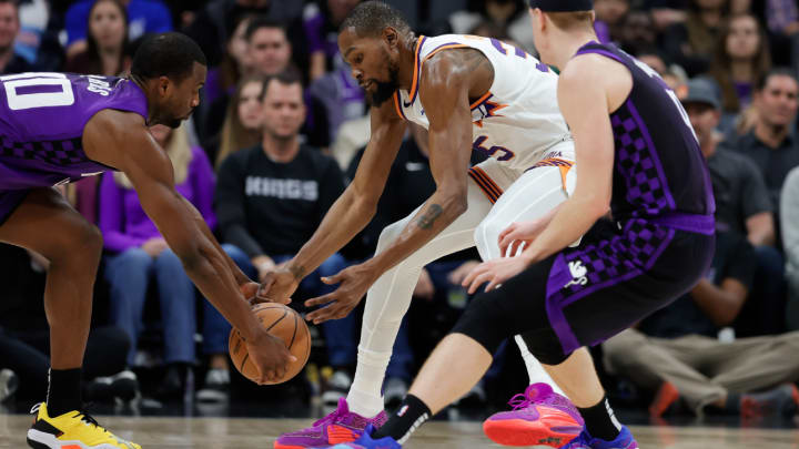 Suns’ Kevin Durant Offers NSFW Reply to ‘Compliment’ From Kings Coach Mike Brown