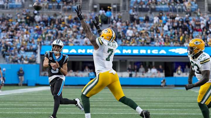 Defenseless Again, Packers Beat Panthers Despite Joe Barry’s Defense Defenseless Again, Packers Beat Panthers Despite Joe Barry’s Defense