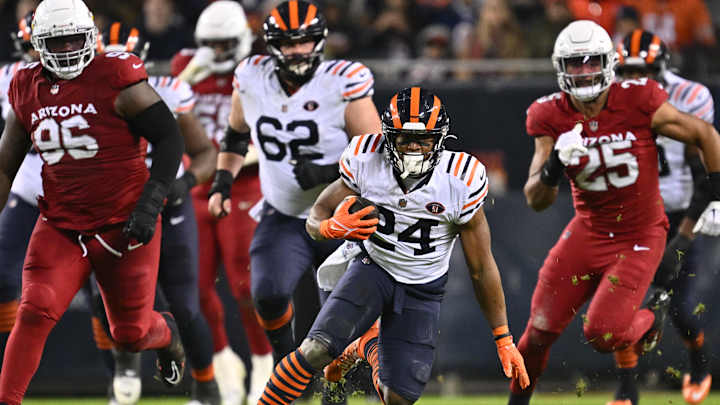 Bears Close Out Win Over Cardinals