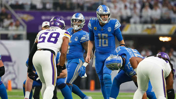 Watch: Vikings' Pat Jones II Called For Iffy Roughing the Passer Penalty Watch: Vikings' Pat Jones II Called For Iffy Roughing the Passer Penalty