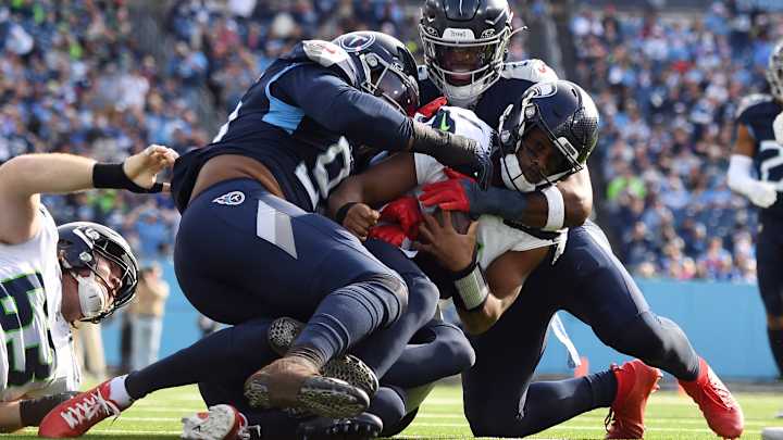 Seahawks Halftime Observations: 'Hawks Come Out Flat, Trail Titans 10-7