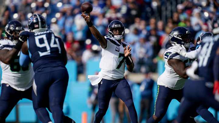 Geno Smith Delivers Two Second Half Touchdowns and Game-Winning Drive