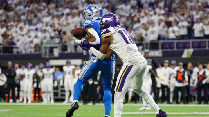 Ifeatu Melifonwu Gets Interception to Secure Detroit Lions First Division Title in 30 Years
