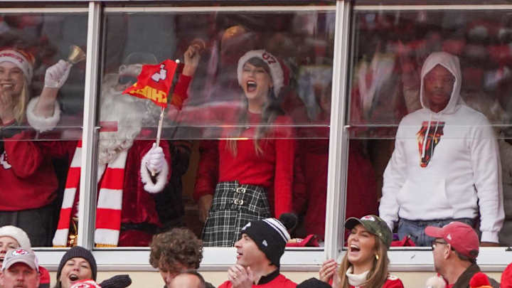 Cameras Caught Taylor Swift and Brittany Mahomes Looking So Sad at End of Chiefs’ Loss